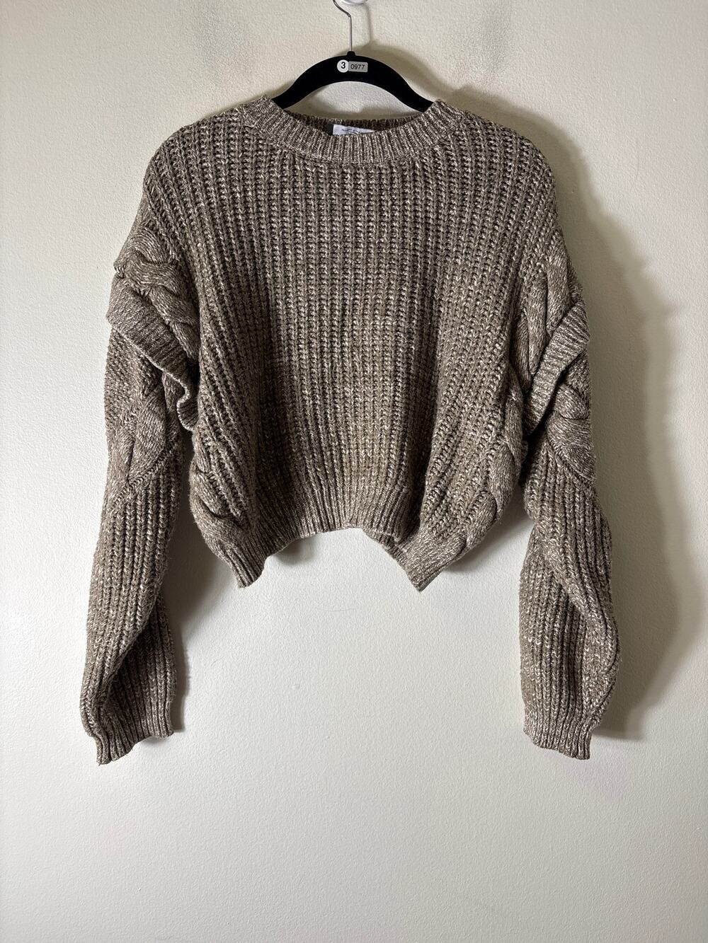 Mink Pink Gray Heathered Long sleeve Cropped Cable Knit Sweater Sz M